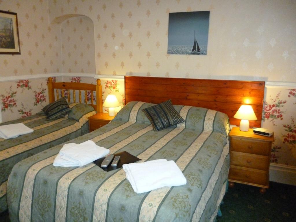 Weybourne Guest House Тенбі Номер фото