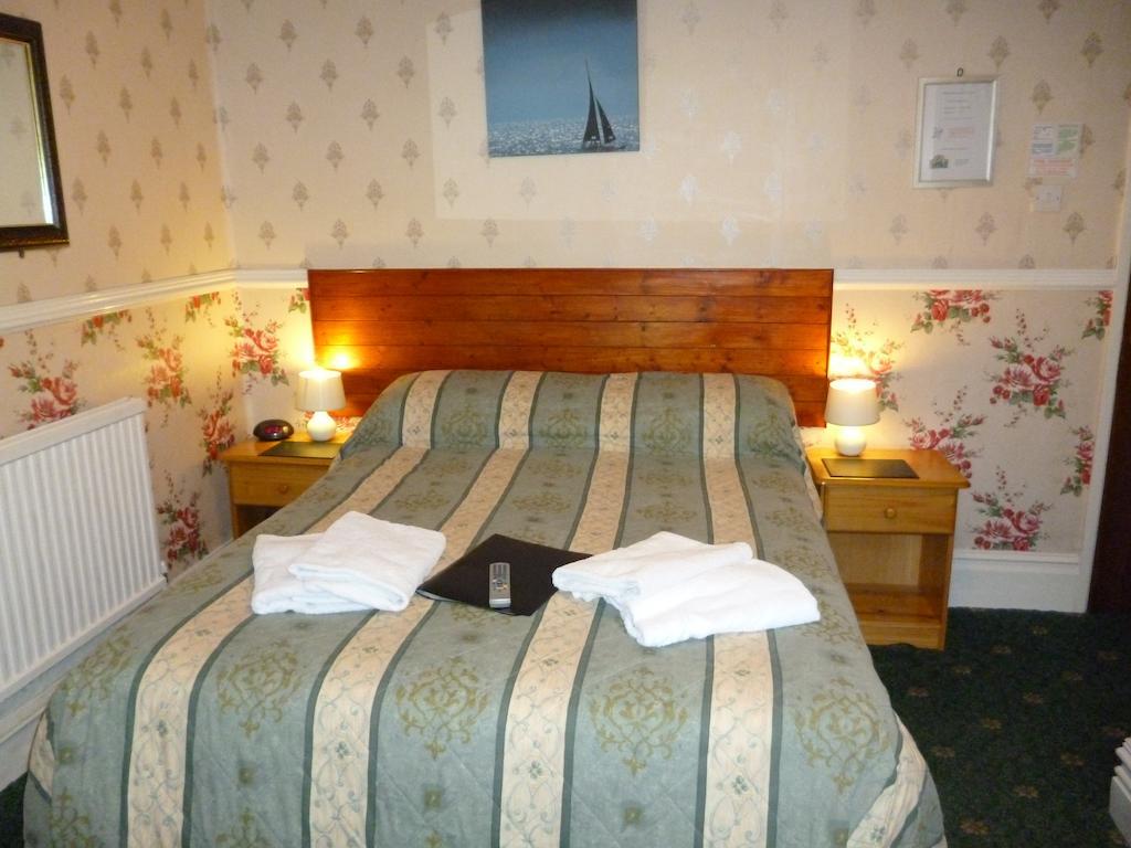 Weybourne Guest House Тенбі Номер фото